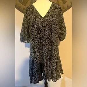 Universal Thread Black and White Floral Dress